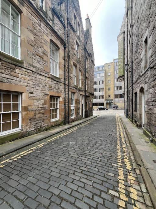 Apartamento Boyds Entry Flat Old Town Edimburgo Exterior foto